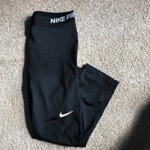 Nike pro crop leggings